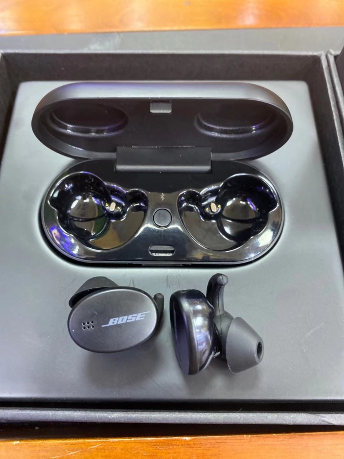 BOSE sport earbuds