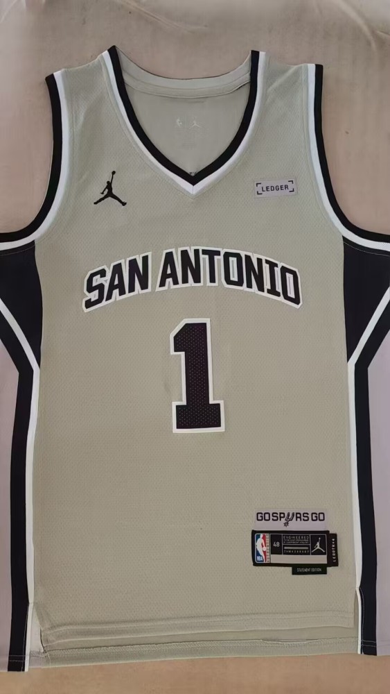 NBA San Antonio Spurs-111