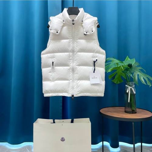 Moncler Down Vest men-168