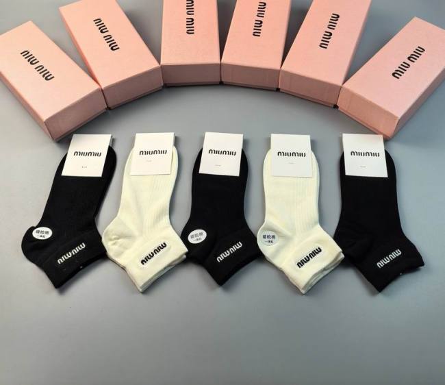 Miumiu Socks-010