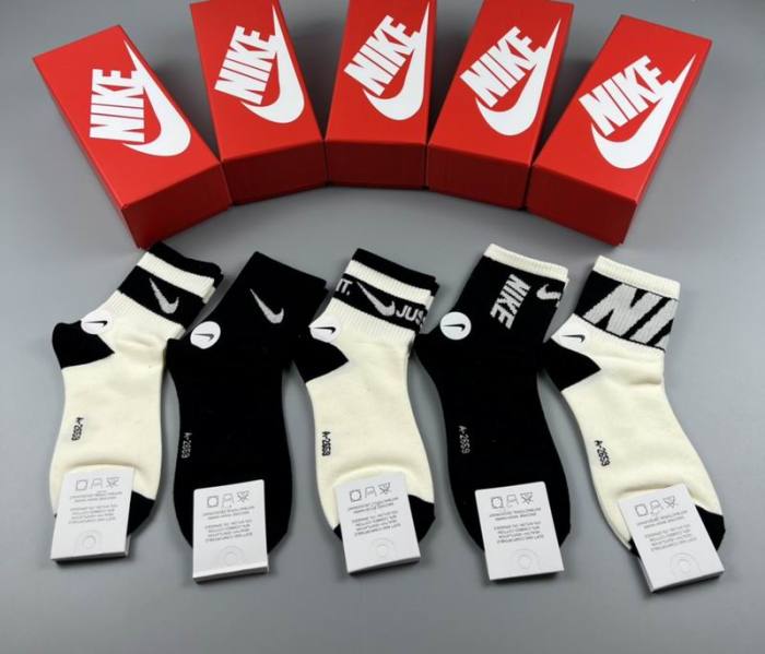 Nike Socks-055