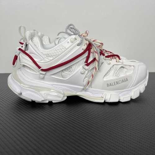 B 17FW Tripe-S High End Sneaker-703
