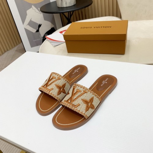 LV women slippers AAA-285