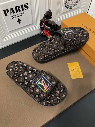 LV women slippers AAA-081