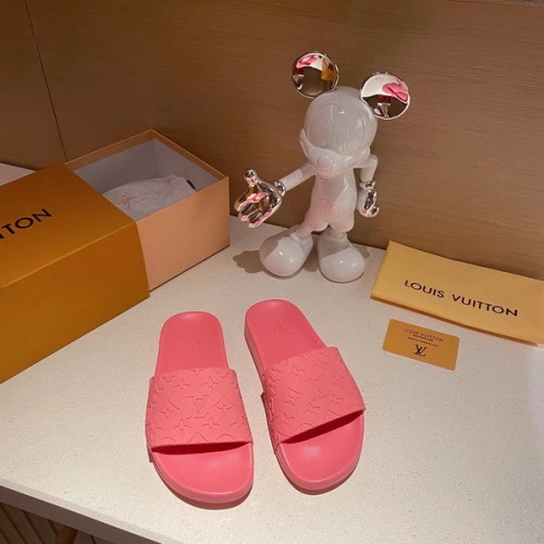 LV women slippers AAA-260