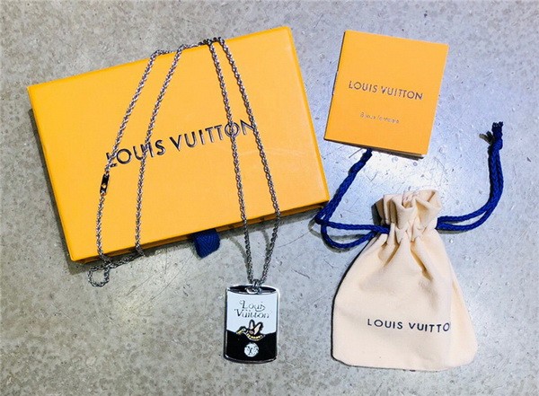 LV Necklace-015