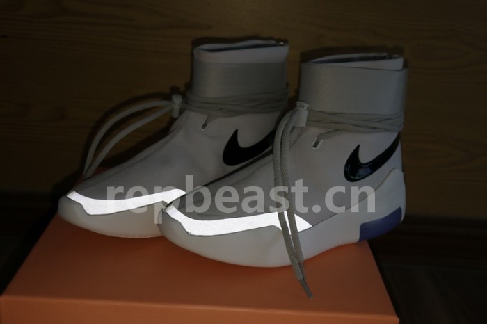 Authentic Nike Air Shot Around “Light Bone”