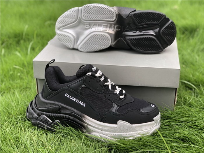 B 17FW Tripe-S High End Sneaker-138