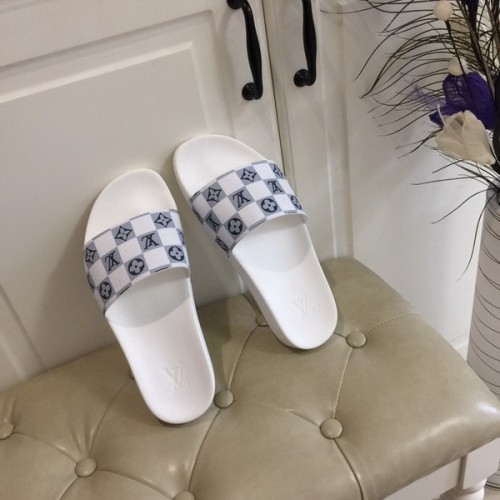 LV women slippers AAA-168