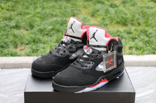 Authentic Supreme x Air Jordan 5 Black