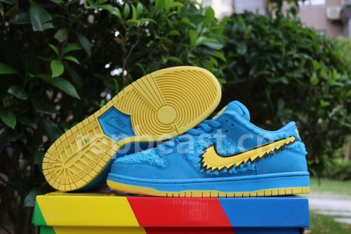 Authentic Grateful Dead x Nike SB Dunk Low “Blue Bear”  Women size