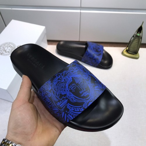 Versace women slippers AAA-018
