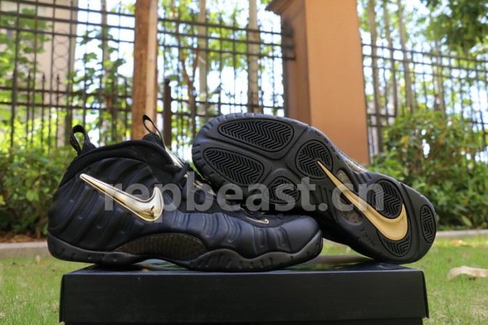 Authentic Nike Air Foamposite Pro “Black Metallic Gold”