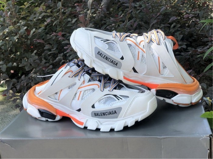 B 17FW Tripe-S High End Sneaker-215
