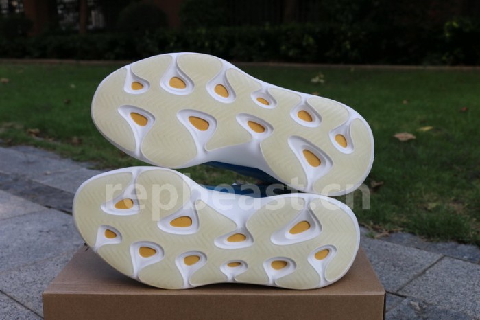 Authentic Yeezy 700 V3 “Azareth”