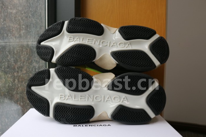 B 17FW Tripe-S High End Sneaker-032