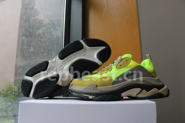 B 17FW Tripe-S High End Sneaker-032