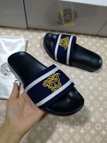 Versace women slippers AAA-051