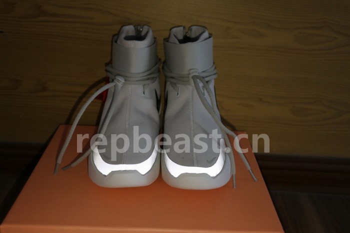 Authentic Nike Air Shot Around “Light Bone”