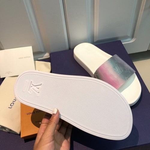 LV Sandals 1;1 Quality-095
