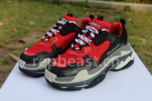 B 17FW Tripe-S High End Sneaker-019