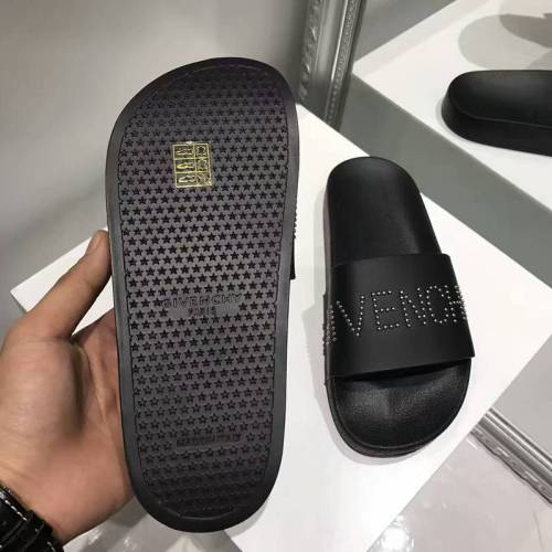 Givenchy women slippers AAA-013(35-40)