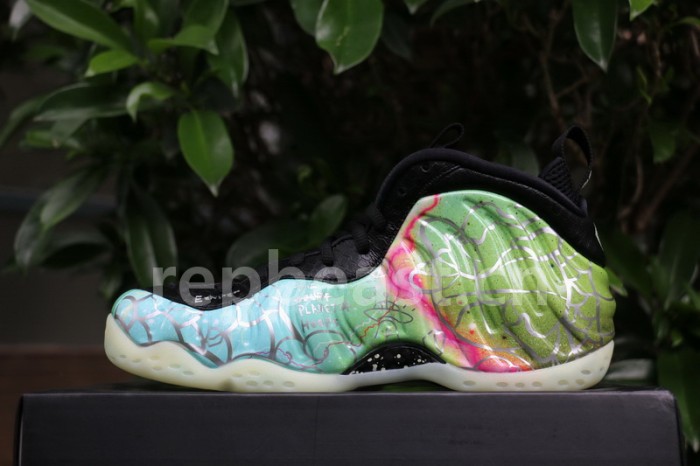 Authentic Nike Air Foamposite One “Green Strike”