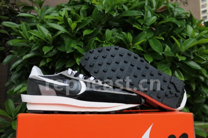 Sacai x Nike Waffle Daybreak BV0073-001