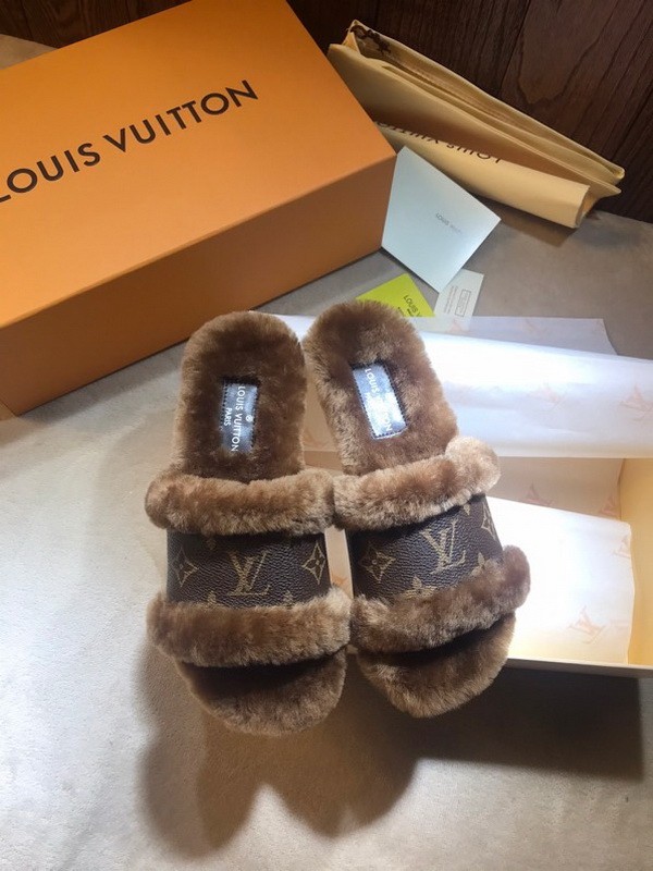 LV Sandals 1-1 Quality-208