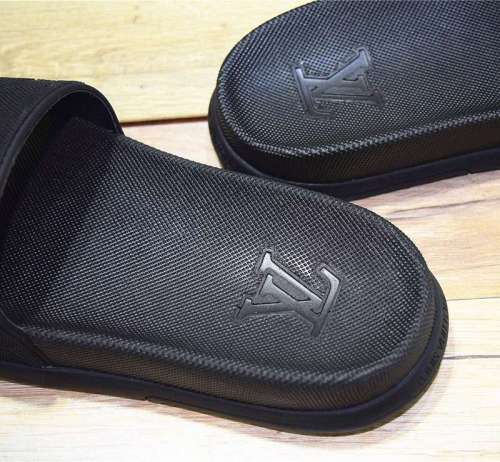 LV men slippers AAA-100