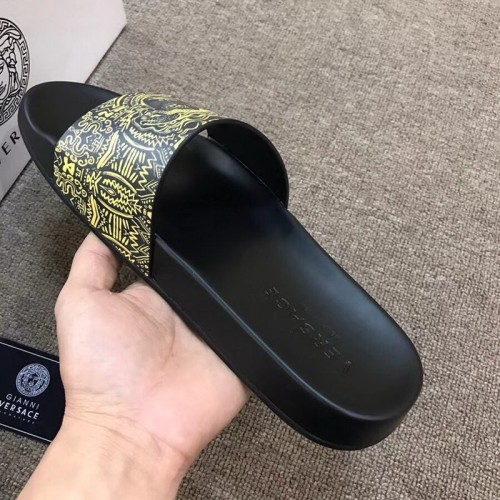 Versace men slippers AAA-106