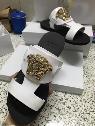 Versace women slippers AAA-042