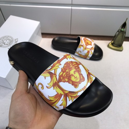 Versace women slippers AAA-019