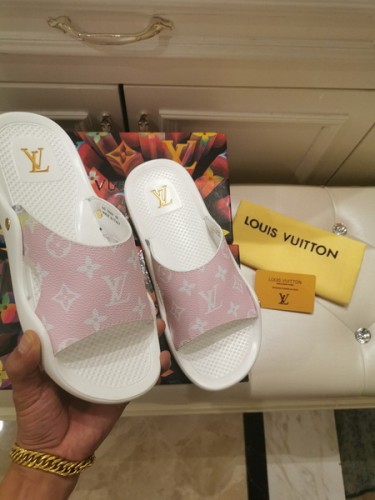 LV women Sandals 1：1 Quality-190