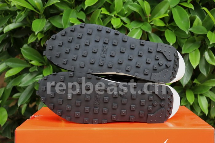 Sacai x Nike Waffle Daybreak BV0073-001