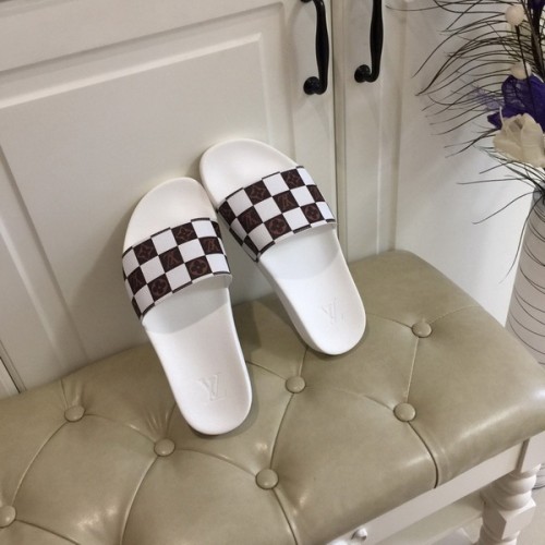 LV women slippers AAA-165