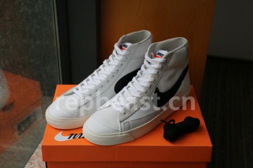 Authentic Slam Jam x Nike Blezer Mid  Class 1977 