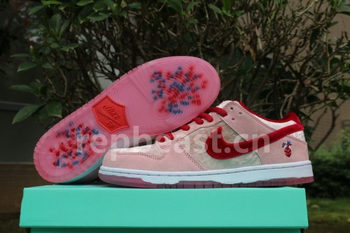 Authentic StrangeLove x Nike SB Dunk Low SB  GS