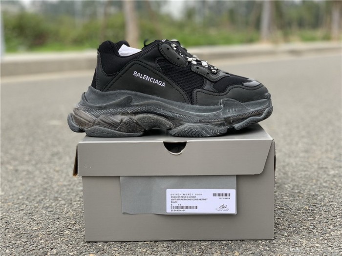 B 17FW Tripe-S High End Sneaker-055