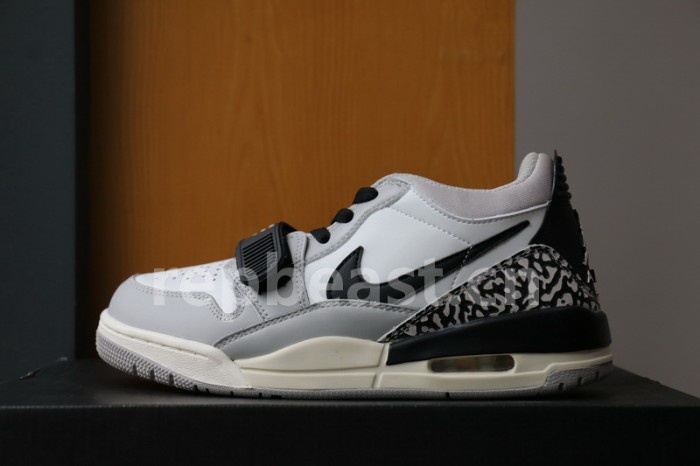 Authentic Jordan Legacy 312 Low CD7069-101
