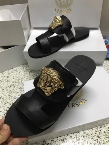 Versace women slippers AAA-043