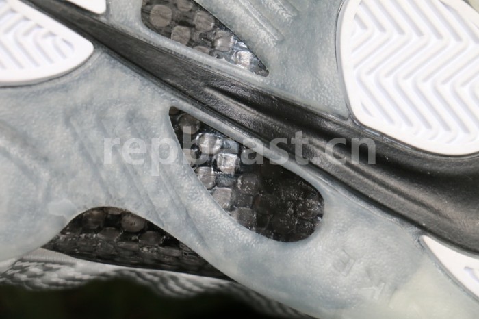 Authentic Nike Air Foamposite Pro “Silver Surfer”