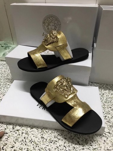 Versace women slippers AAA-043