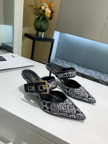 LV women Sandals 1：1 Quality-290