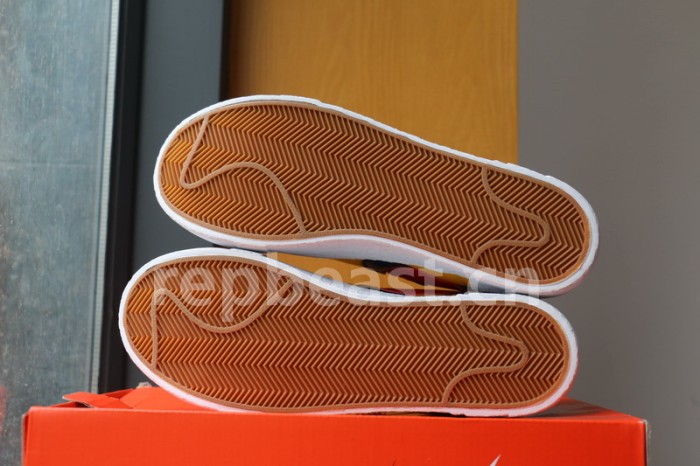 Authentic Sacai x Nike Blazer Mid BV0072-700