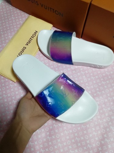 LV women slippers AAA-115