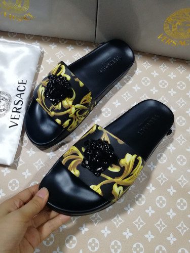 Versace women slippers AAA-060