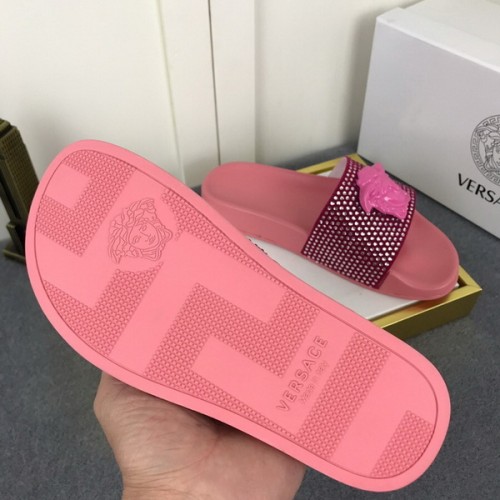 Versace women slippers AAA-022