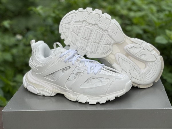 B 17FW Tripe-S High End Sneaker-257