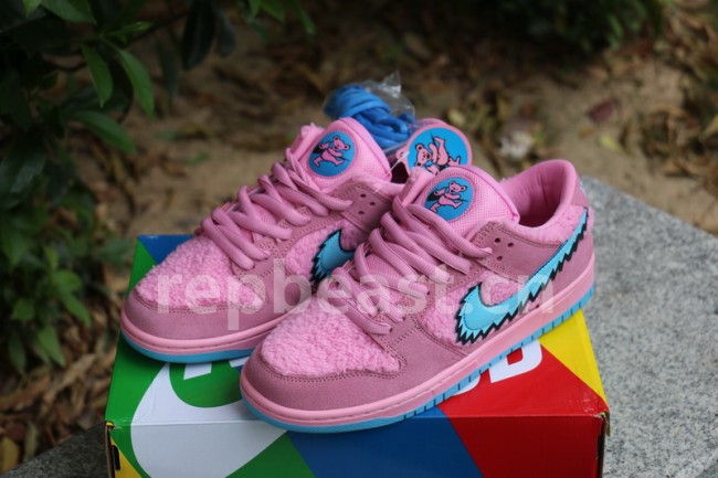 Authentic Grateful Dead x Nike SB Dunk Low “Pink Bear”